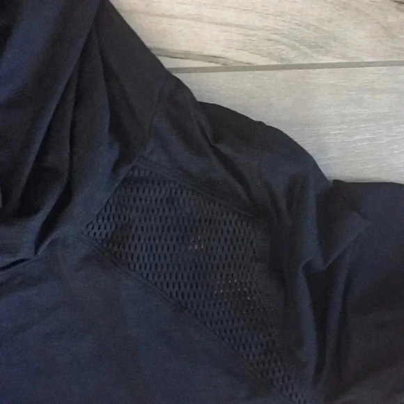 Zella hooded top with mesh inserts - Picture 4 of 6